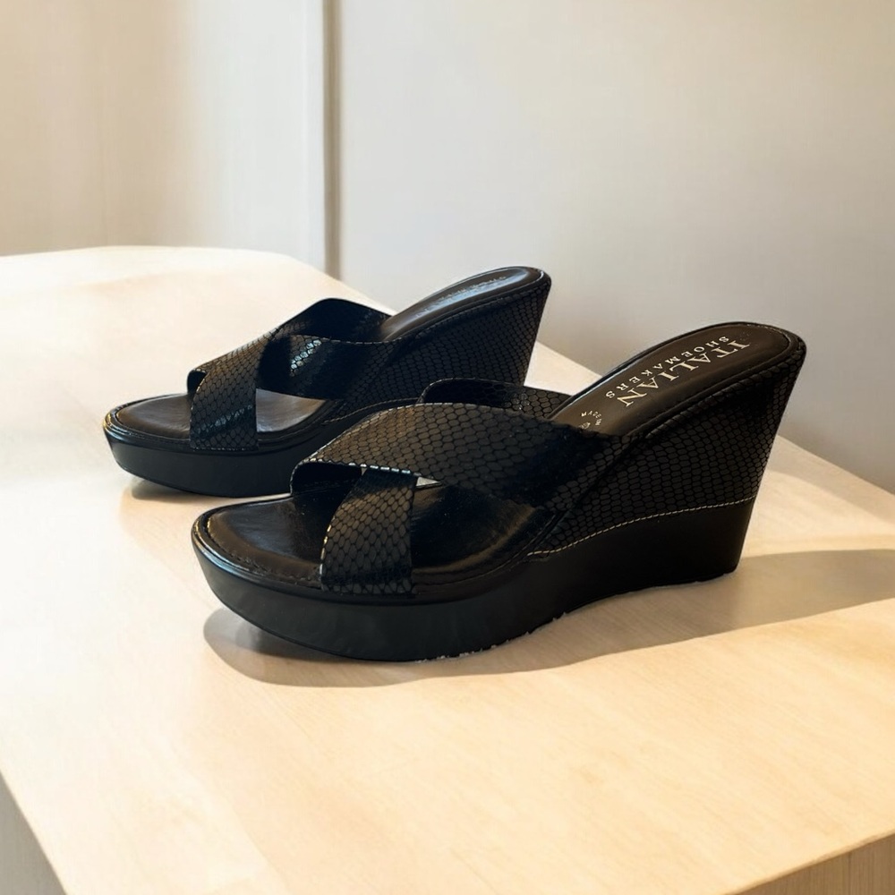 Italian Shoemakers Women’s Wedge Sandals Size 8